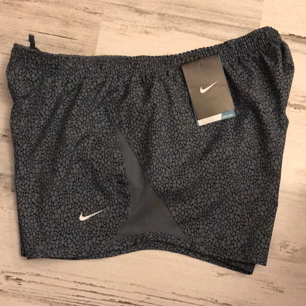 NWT Nike 5K Shorts - Picture 4 of 4